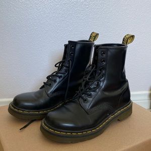 Dr. Martens 1460 smooth leather lace up boots